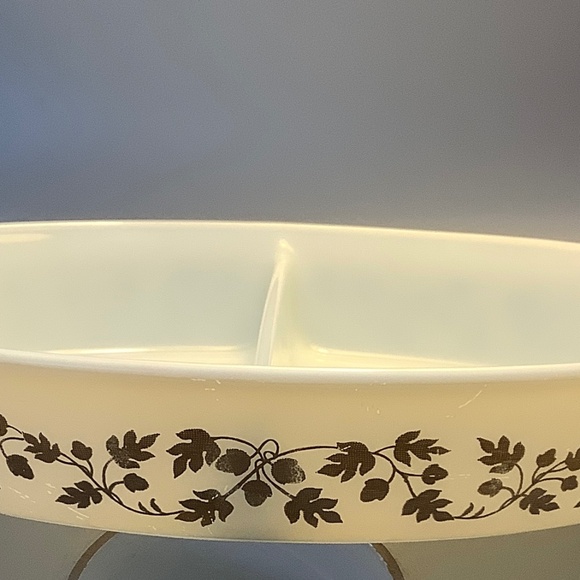 PYREX Golden Acorn Divided Dish 1960 WITH GLASS LID - Picture 1 of 7